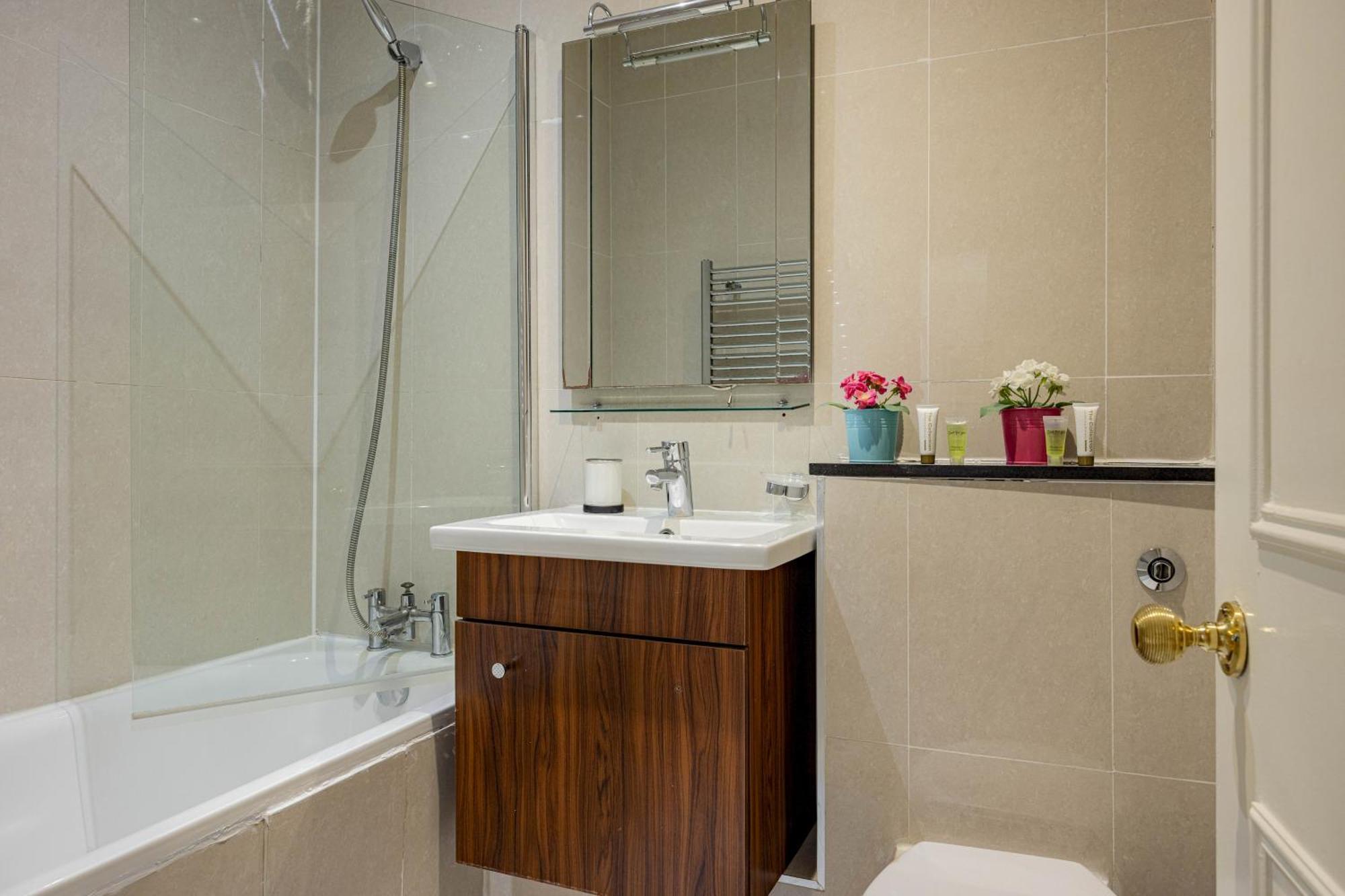 Picktheplace Lancaster Gate London Exterior photo